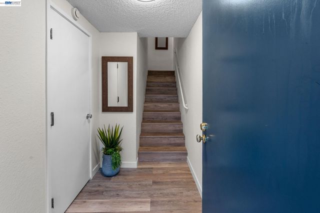 17999 Firestone Rd, Hayward, CA 94541