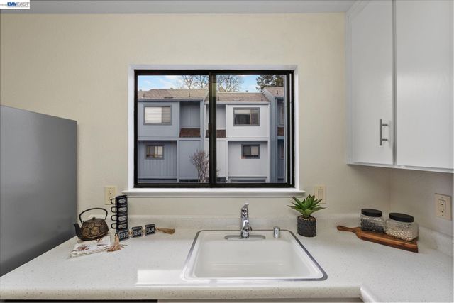 17999 Firestone Rd, Hayward, CA 94541