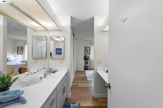 17999 Firestone Rd, Hayward, CA 94541