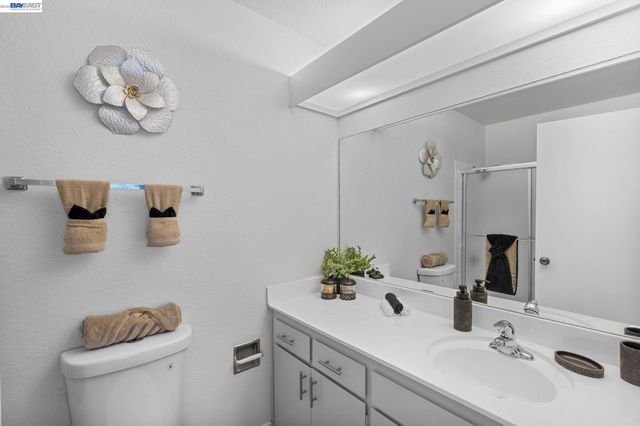 17999 Firestone Rd, Hayward, CA 94541