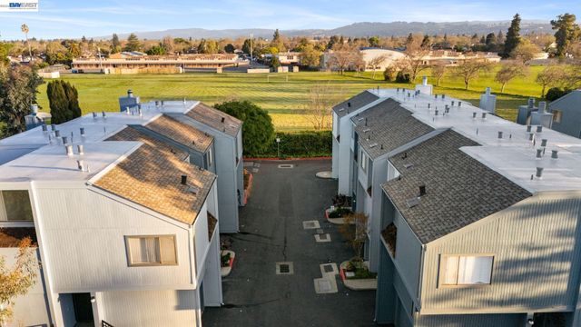 17999 Firestone Rd, Hayward, CA 94541