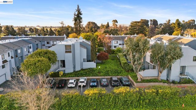 17999 Firestone Rd, Hayward, CA 94541