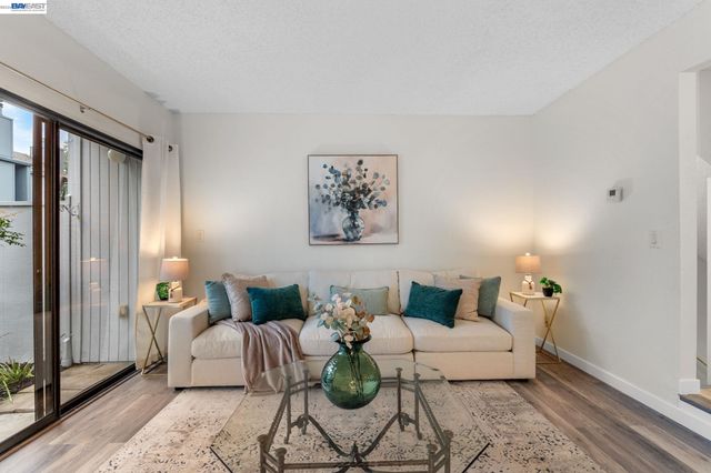 17999 Firestone Rd, Hayward, CA 94541