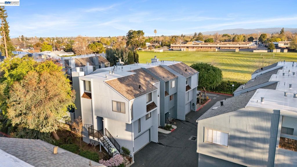 17999 Firestone Rd, Hayward, CA 94541