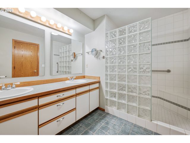 3108 LOUISIANA St, Longview, WA 98632