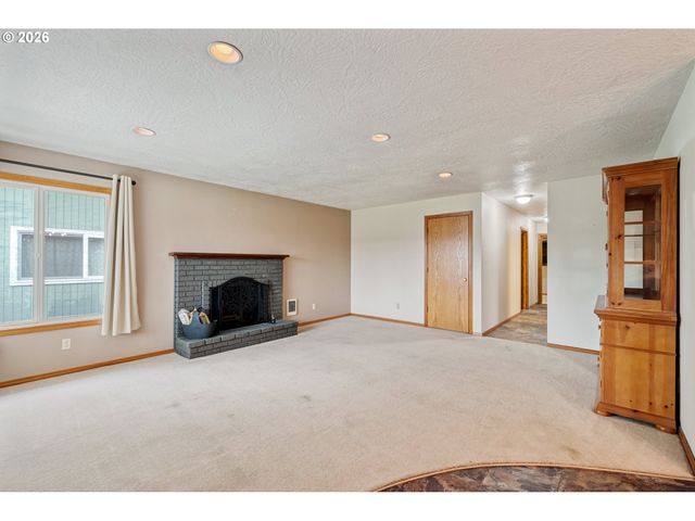 3108 LOUISIANA St, Longview, WA 98632