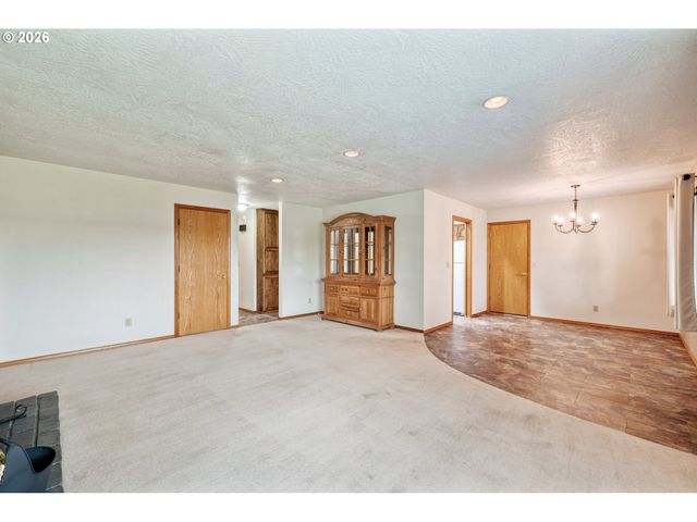3108 LOUISIANA St, Longview, WA 98632