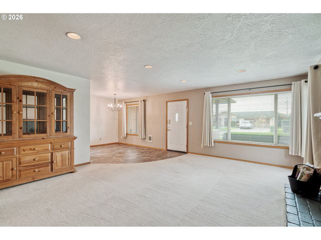 3108 LOUISIANA St, Longview, WA 98632