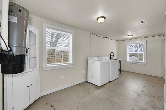 16774 Joy Loop, Lowell, AR 72745