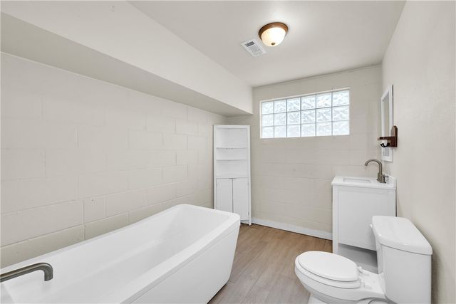 16774 Joy Loop, Lowell, AR 72745