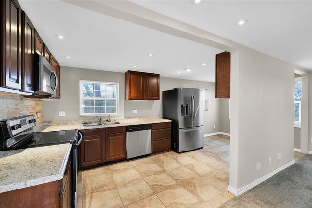 16774 Joy Loop, Lowell, AR 72745