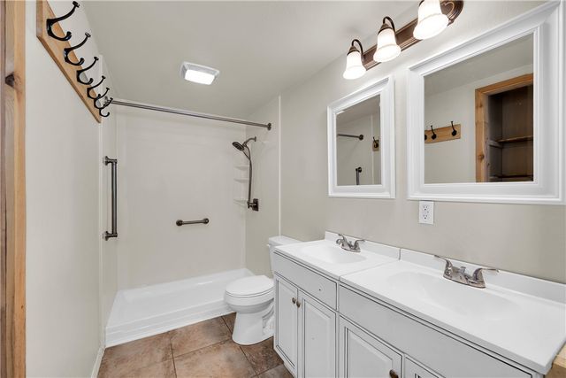 16774 Joy Loop, Lowell, AR 72745