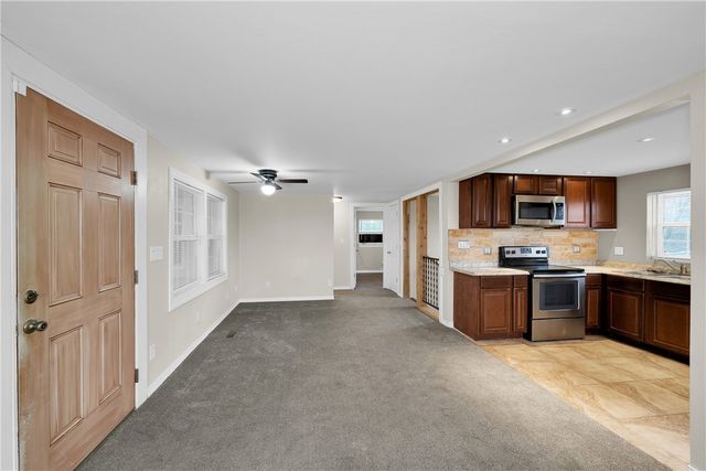 16774 Joy Loop, Lowell, AR 72745