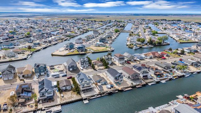 99 Lake Superior Drive, Little Egg Harbor, NJ 08087