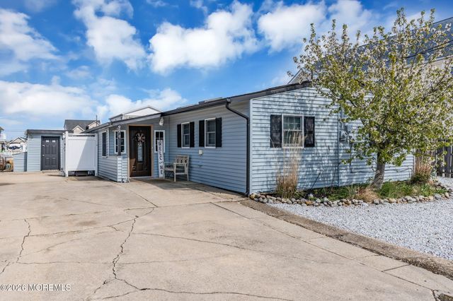 99 Lake Superior Drive, Little Egg Harbor, NJ 08087
