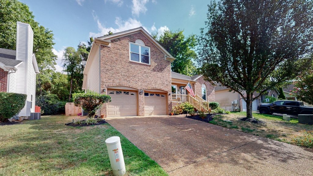 929 Waynewood Ln, Hermitage, TN 37076
