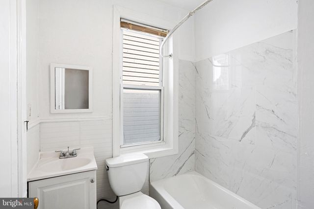 2420 W JEFFERSON ST, Philadelphia, PA 19121