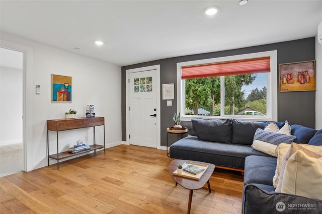 13428 6th Avenue S, Burien, WA 98168