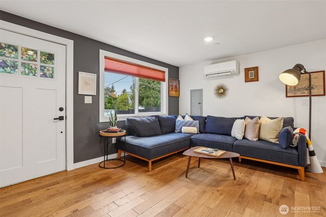 13428 6th Avenue S, Burien, WA 98168