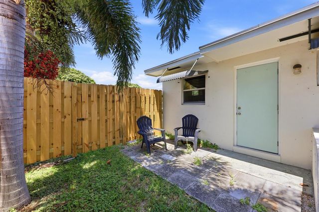 2708 Hinda Road 2708, West Palm Beach, FL 33403