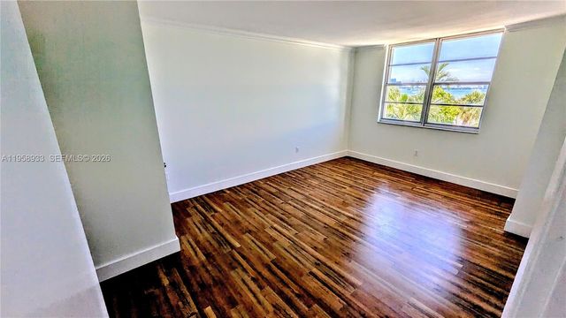 300 Bayview Drive 206, Sunny Isles Beach, FL 33160