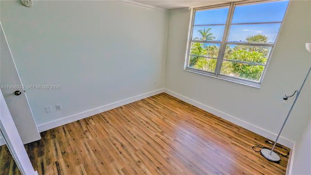 300 Bayview Drive 206, Sunny Isles Beach, FL 33160