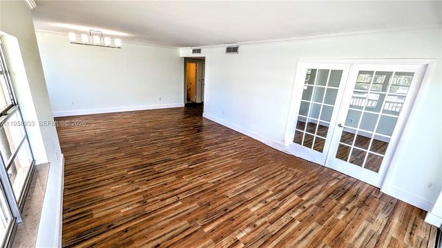 300 Bayview Drive 206, Sunny Isles Beach, FL 33160