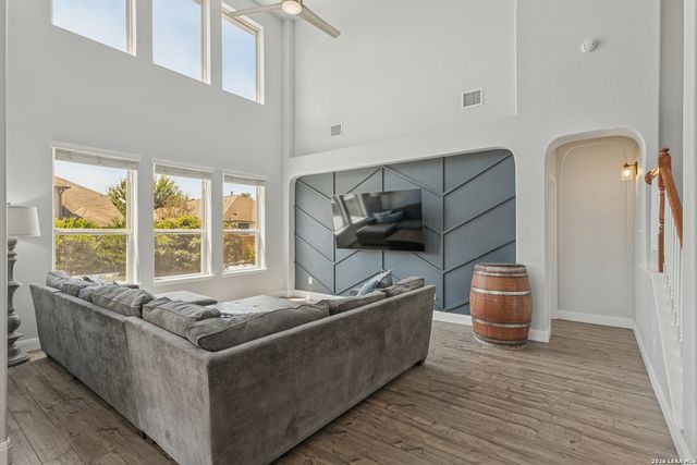 3814 Ox Eye Daisy, San Antonio, TX 78261