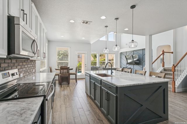 3814 Ox Eye Daisy, San Antonio, TX 78261