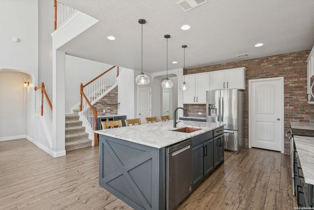 3814 Ox Eye Daisy, San Antonio, TX 78261