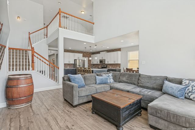 3814 Ox Eye Daisy, San Antonio, TX 78261