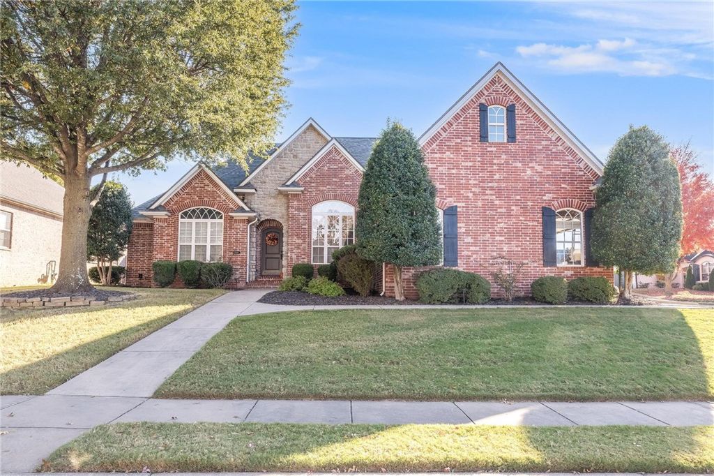 6616 Inverness Drive, Rogers, AR 72758