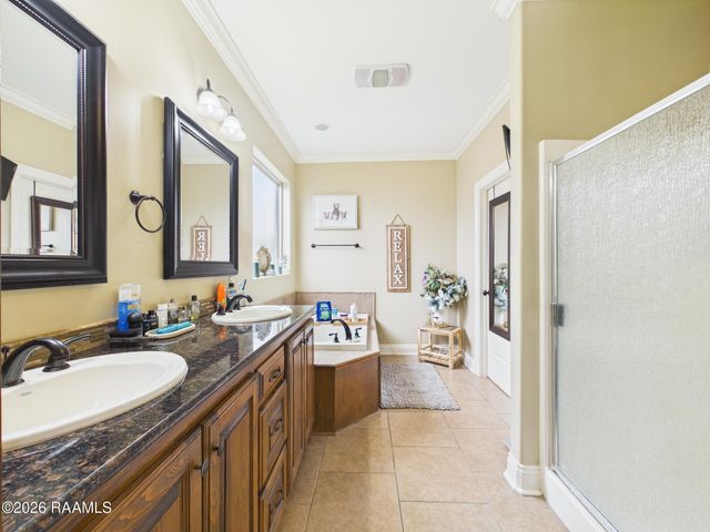 1001 Renella Simon Drive, Breaux Bridge, LA 70517