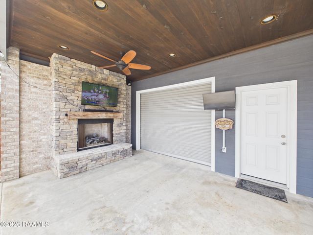 1001 Renella Simon Drive, Breaux Bridge, LA 70517