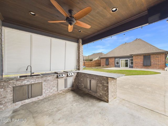 1001 Renella Simon Drive, Breaux Bridge, LA 70517