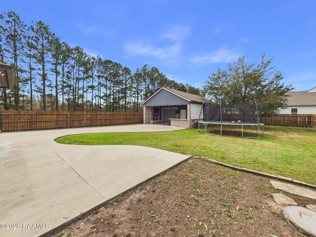 1001 Renella Simon Drive, Breaux Bridge, LA 70517