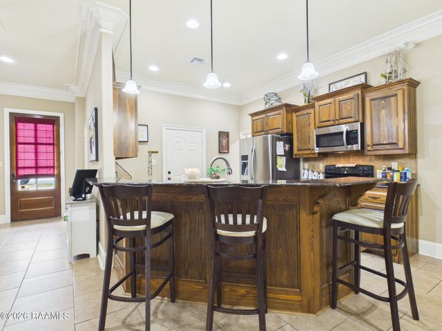 1001 Renella Simon Drive, Breaux Bridge, LA 70517