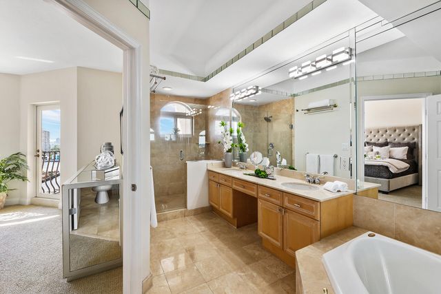 100 S Birch Road 906, Fort Lauderdale, FL 33316