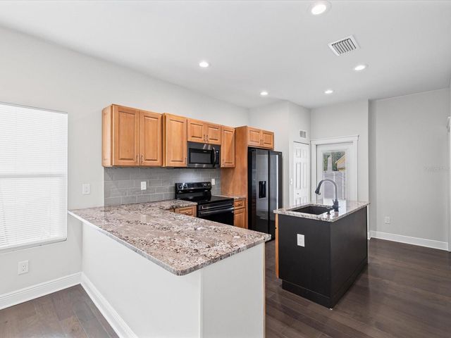 2107 W CHERRY STREET, Tampa, FL 33607