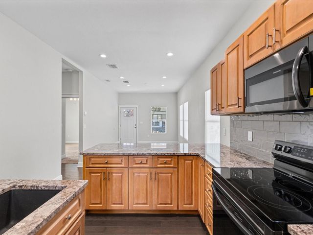 2107 W CHERRY STREET, Tampa, FL 33607