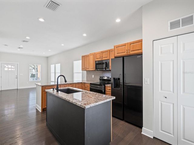 2107 W CHERRY STREET, Tampa, FL 33607