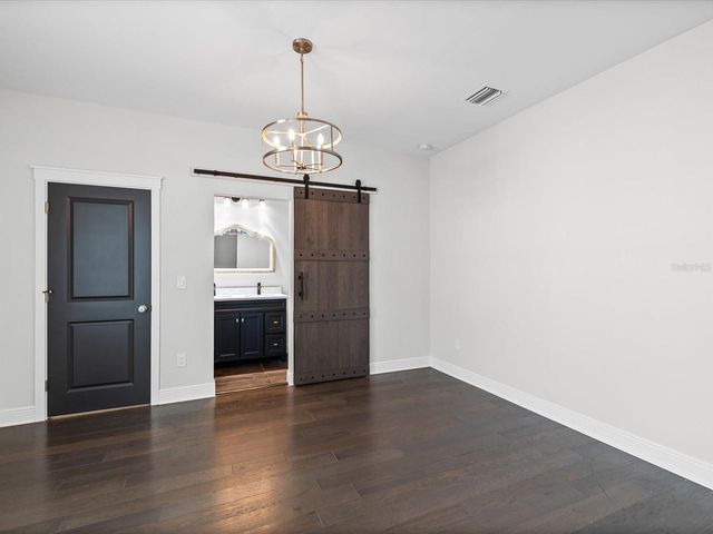 2107 W CHERRY STREET, Tampa, FL 33607