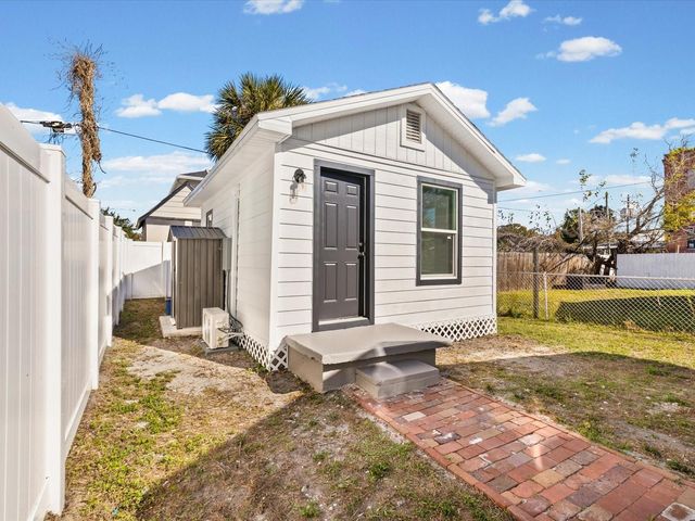 2107 W CHERRY STREET, Tampa, FL 33607