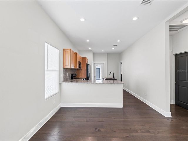 2107 W CHERRY STREET, Tampa, FL 33607