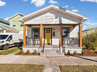 2107 W CHERRY STREET, Tampa, FL 33607