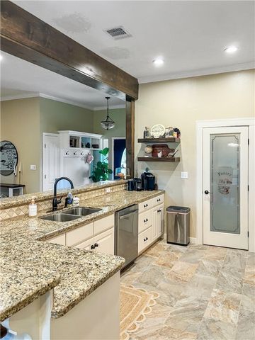 214 Apache Drive, Franklin, TX 77856