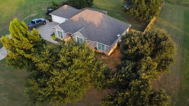 214 Apache Drive, Franklin, TX 77856
