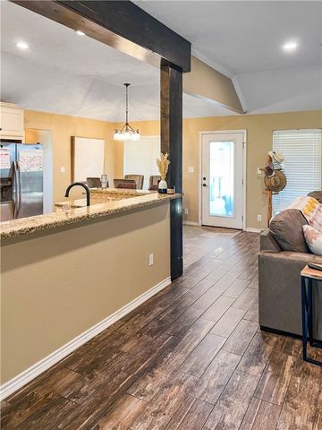 214 Apache Drive, Franklin, TX 77856