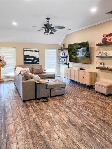 214 Apache Drive, Franklin, TX 77856