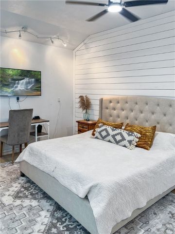 214 Apache Drive, Franklin, TX 77856